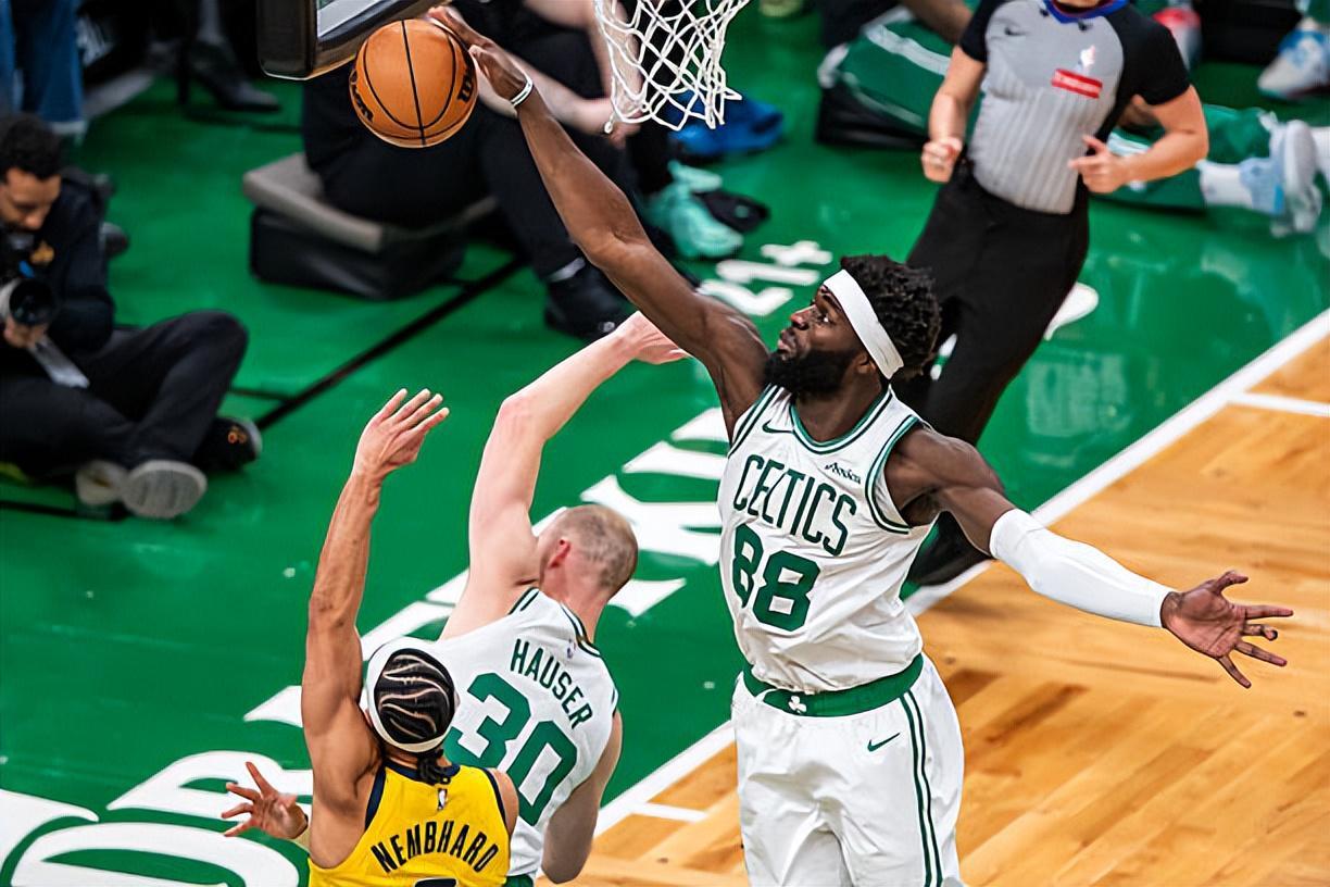 九游网页版-性价比也太高了！凯尔特人底薪中锋已经是全联盟最强蓝领之一了？