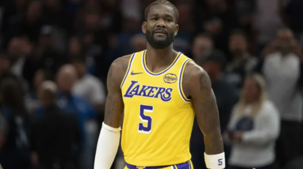 九游体育可靠吗-顿宝又来了,最近三场比赛艾顿场均只有8分2.7篮板!